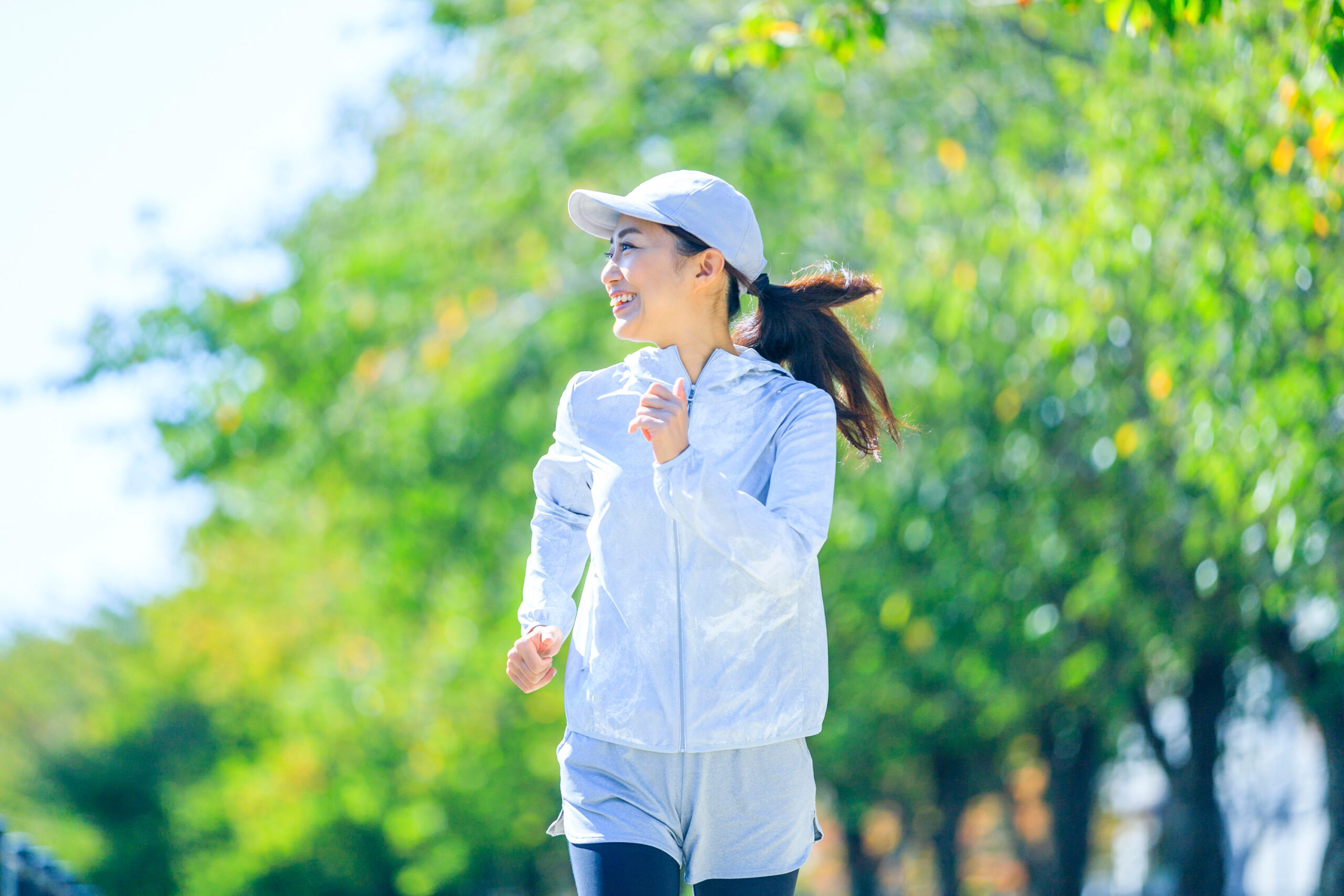 バランスの良い食事と運動のイメージ